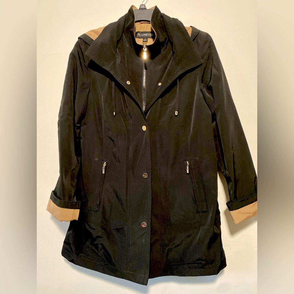 Rain coat size Medium